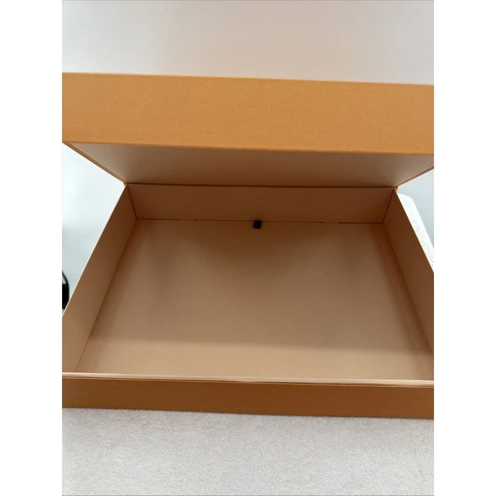 Authentic Louis Vuitton Magnetic Style Box 18.5